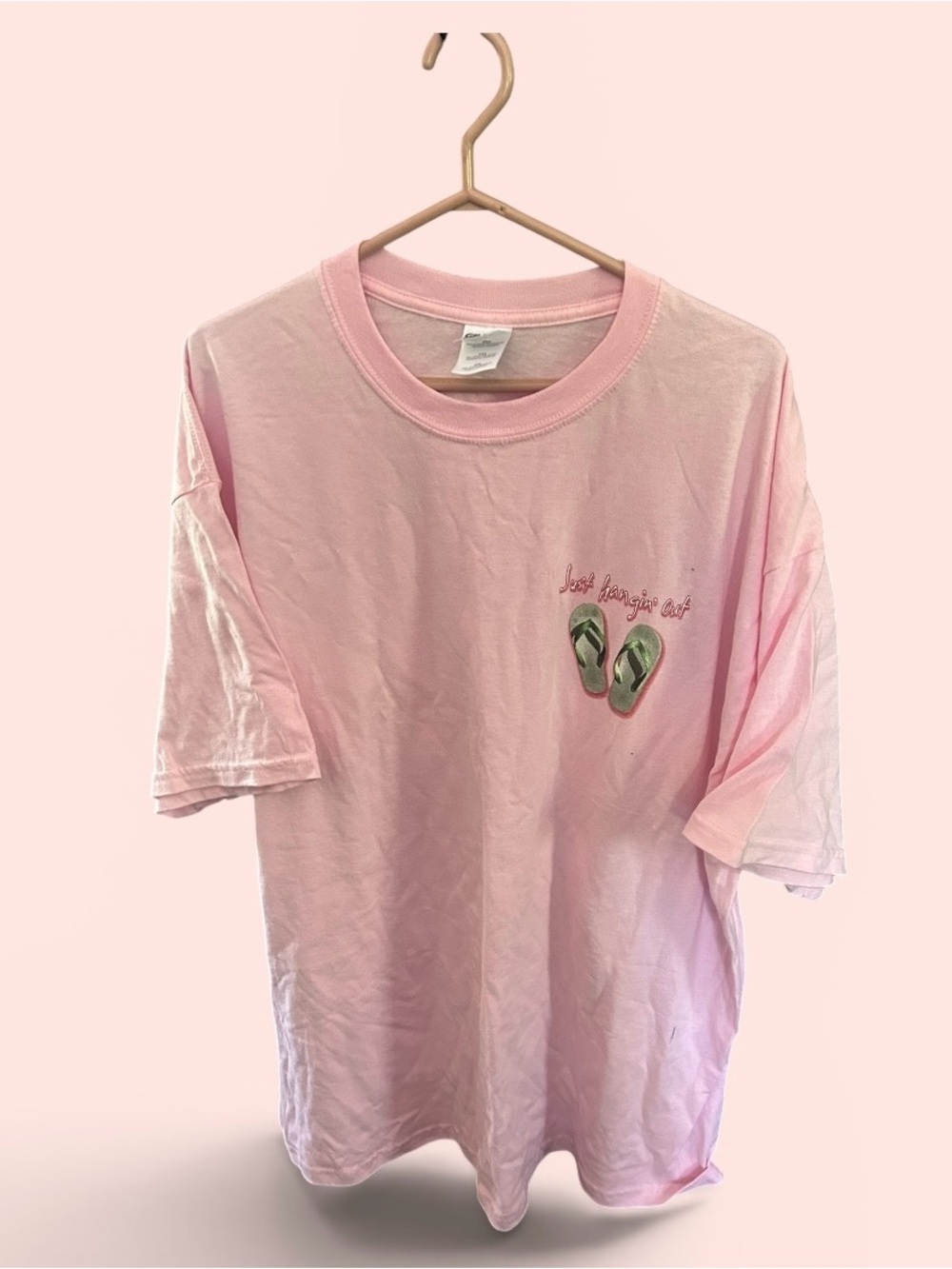 Gildan Pink Tee with Flip-Flop Graphic NWOT